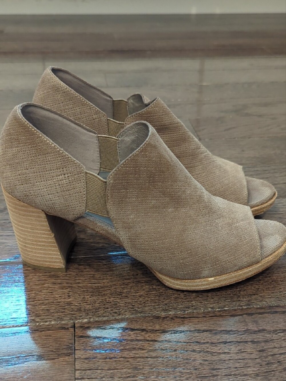 Eileen Fisher Taupe Open-Toe Block Heel‎ Booties - Picture 2 of 6